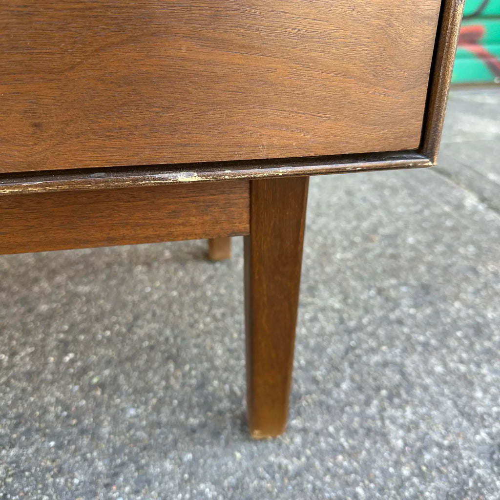 Mid 20th Century Royal American by Stanley for Distinctive Furniture Walnut Rosewood Nightstand