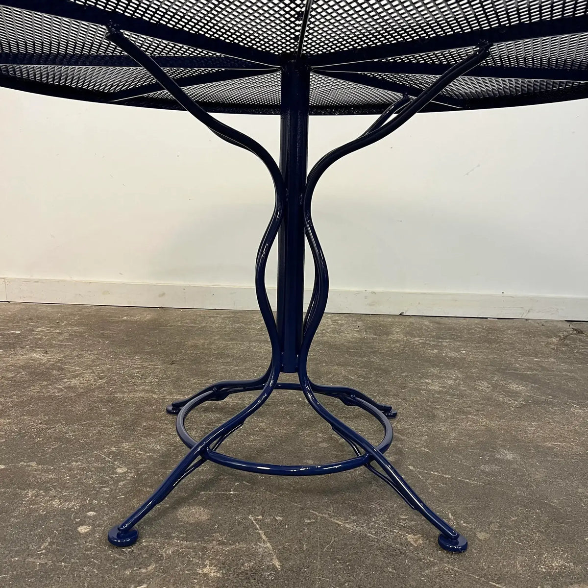 Mid 20th Century Woodard Sculptural Outdoor Dining Set & 4 Chairs, Attributed