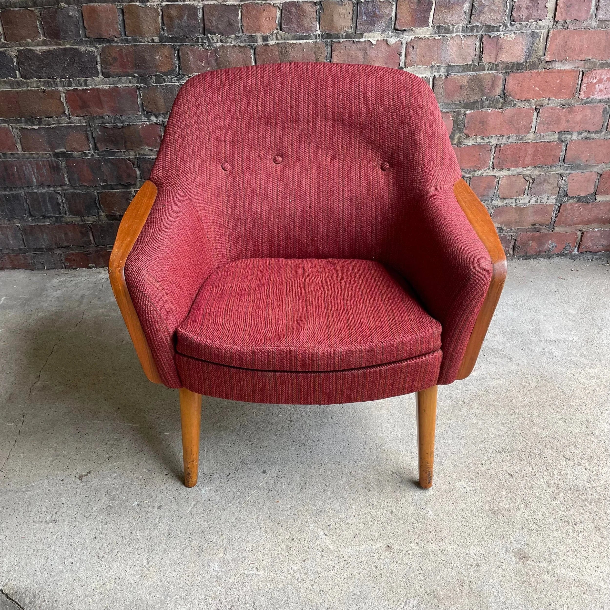 Danish Modern Arm Chair Beach Legs and Teak Arms