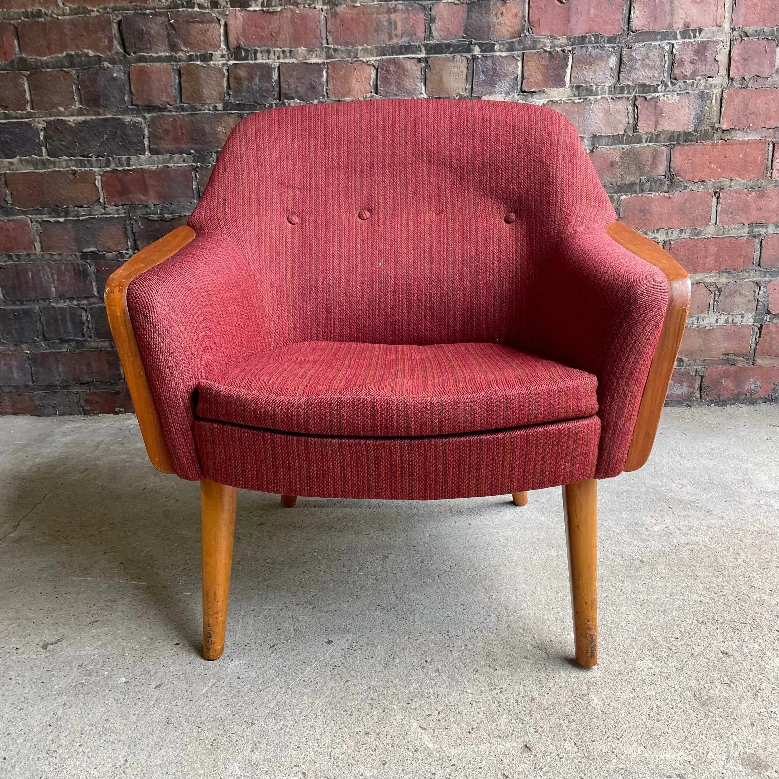 Danish Modern Arm Chair Beach Legs and Teak Arms
