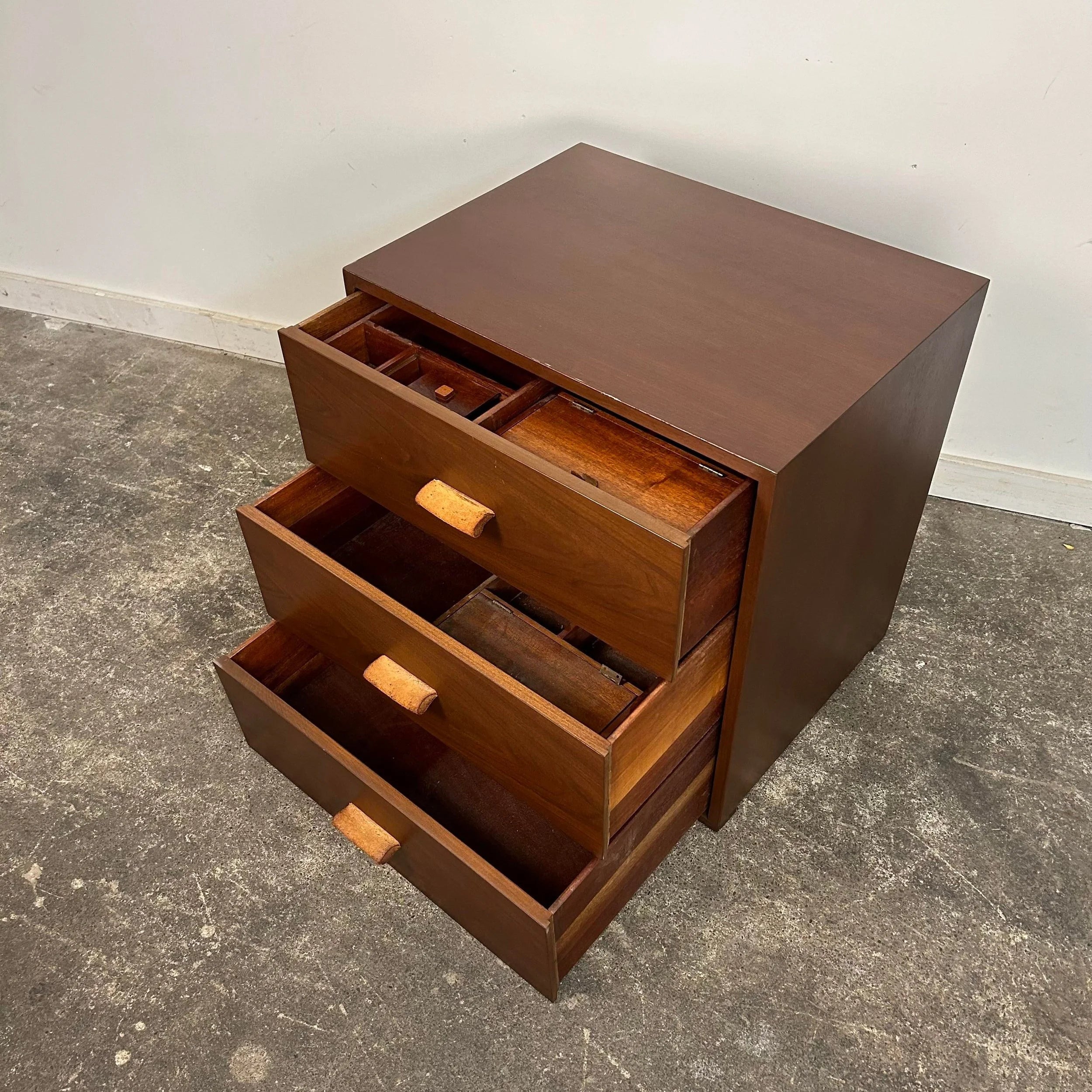 Mid Century Modern Chest of Drawers With Leather Pulls
