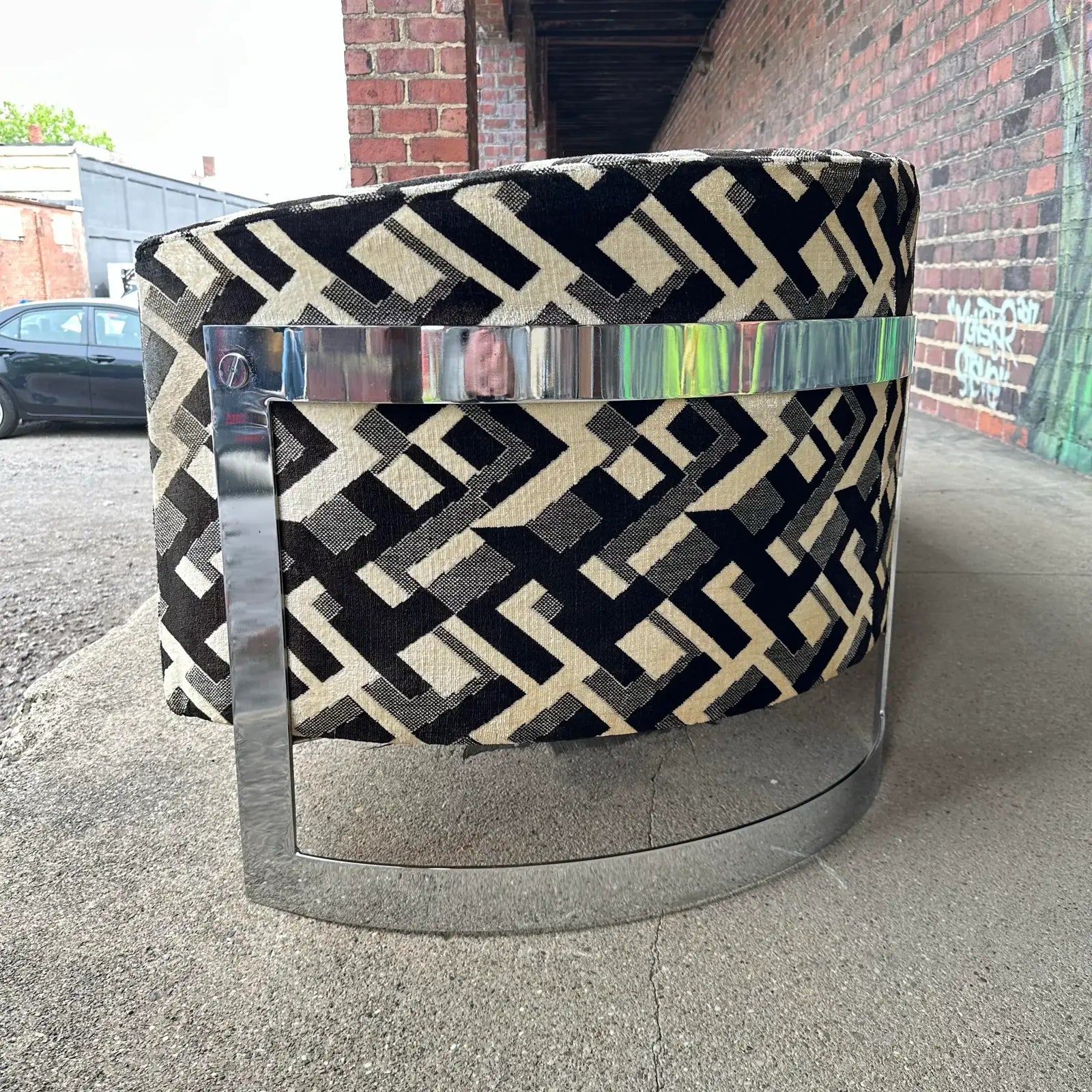 Mid-Century Modern Chrome Sofa by Flair in the Style of Milo Baughman