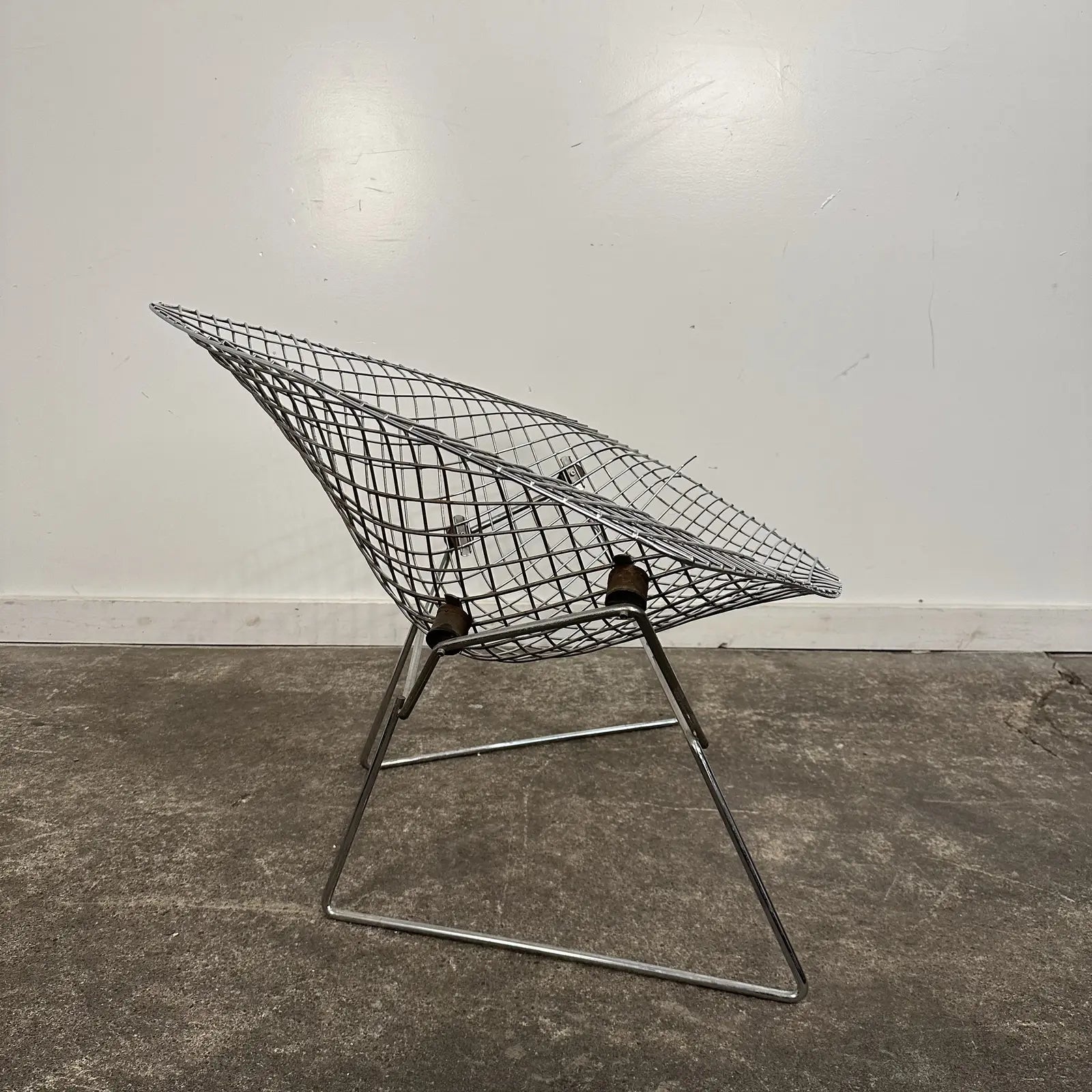 Mid Century Modern Wide Large Diamond Bertoia Chair