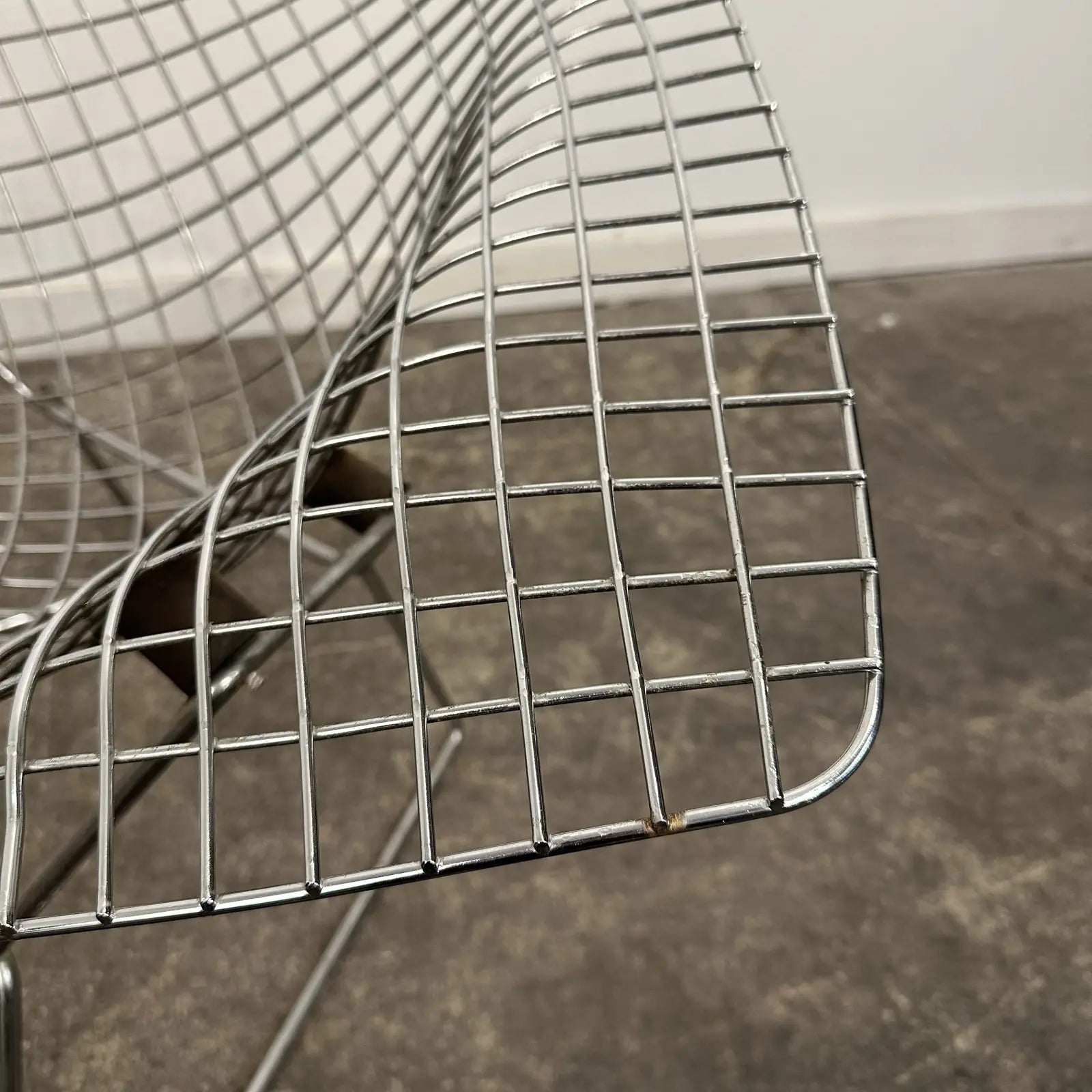 Mid Century Modern Wide Large Diamond Bertoia Chair