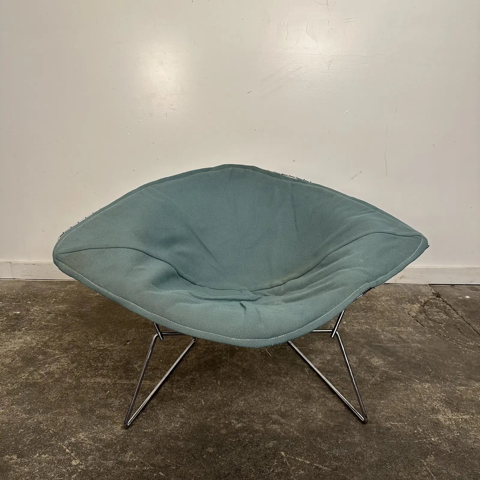 Mid Century Modern Wide Large Diamond Bertoia Chair