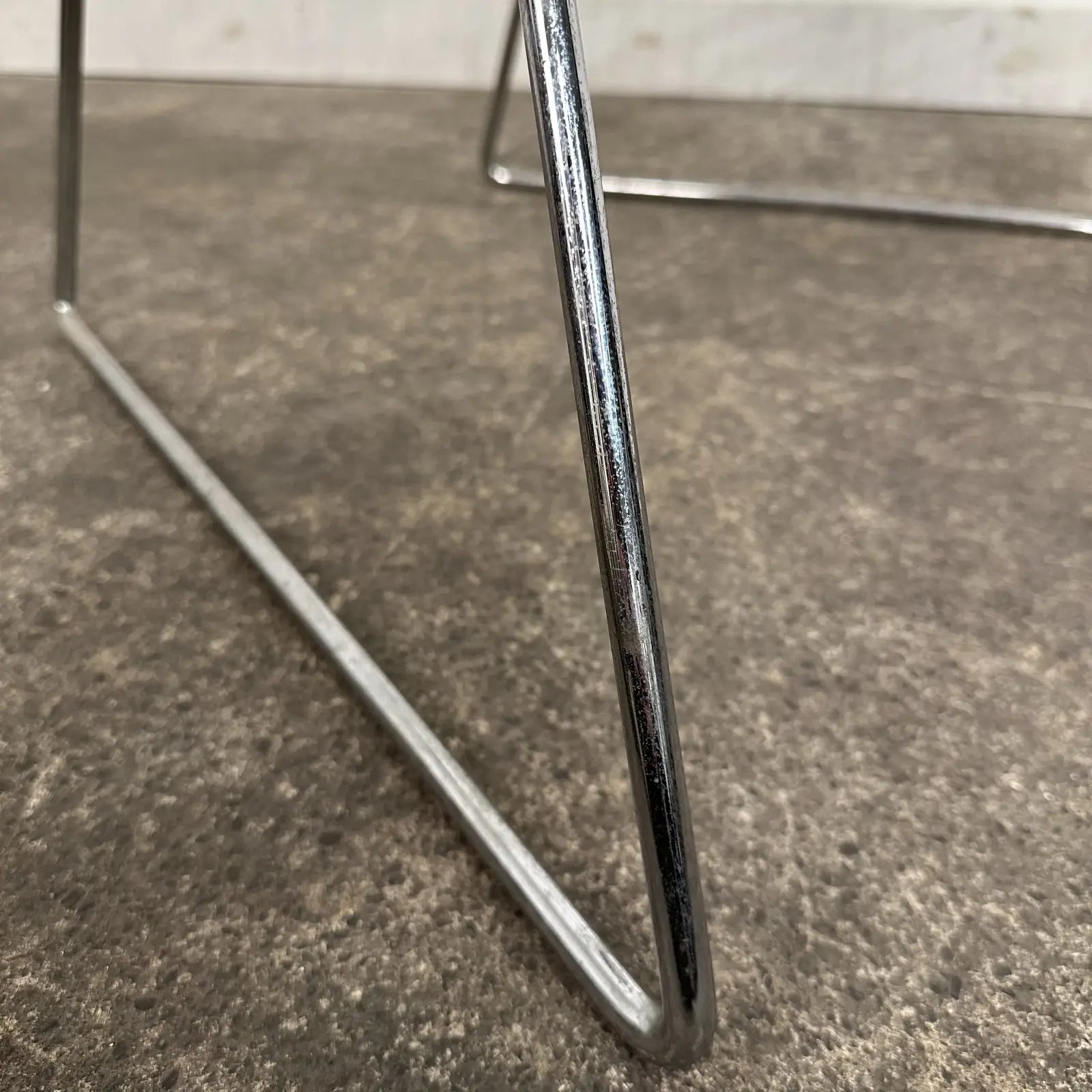 Mid Century Modern Wide Large Diamond Bertoia Chair