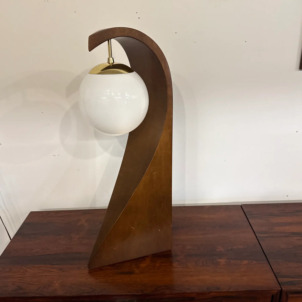 Mid Century Modern Modeline Wave Table Lamp in Walnut and Brass