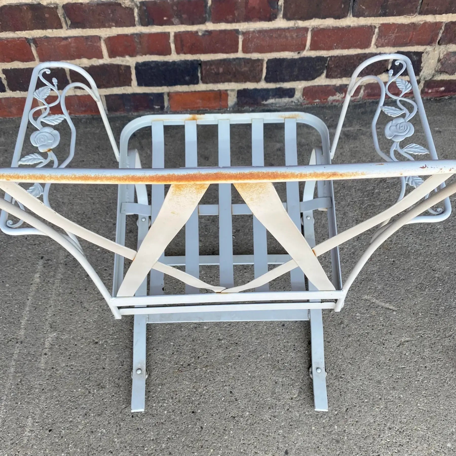 Mid Century Modern Pair of White Woodard Outdoor Patio Bouncers Chattily Rose Pattern