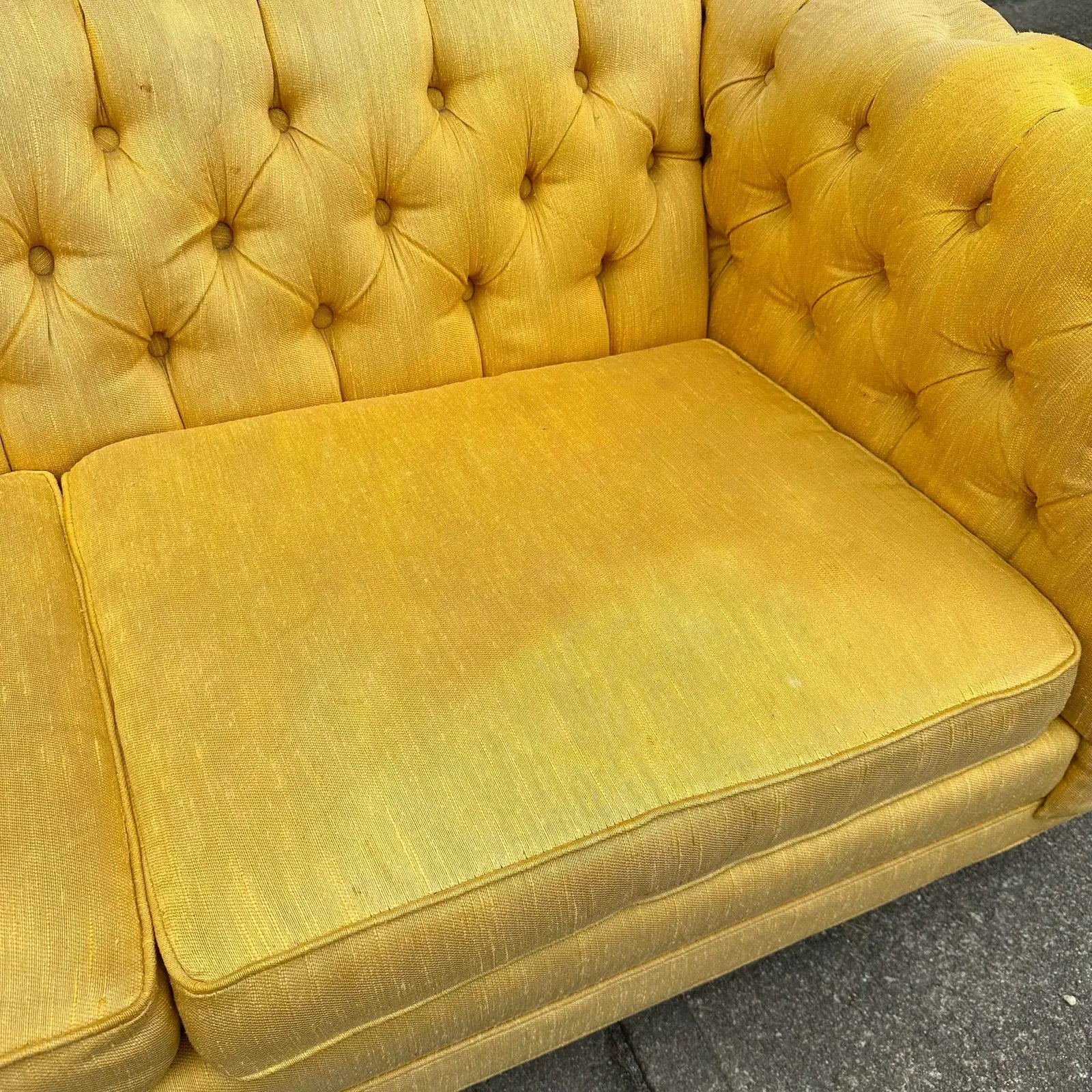 Mid Century Modern Tufted Party Case Sofa