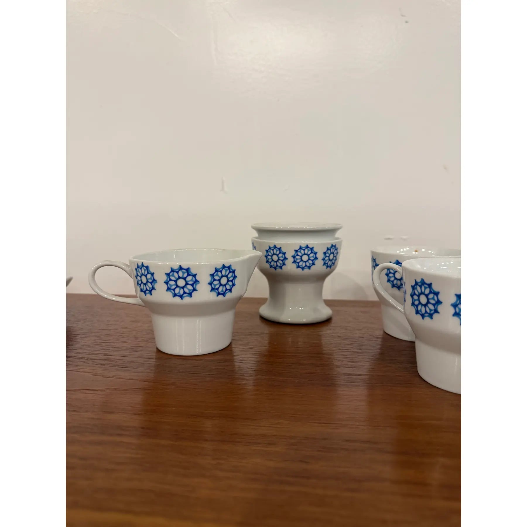 Paul McCobb for Jackson International Contempri Line China Cups Saucers and Cream and Sugar 22 Pieces