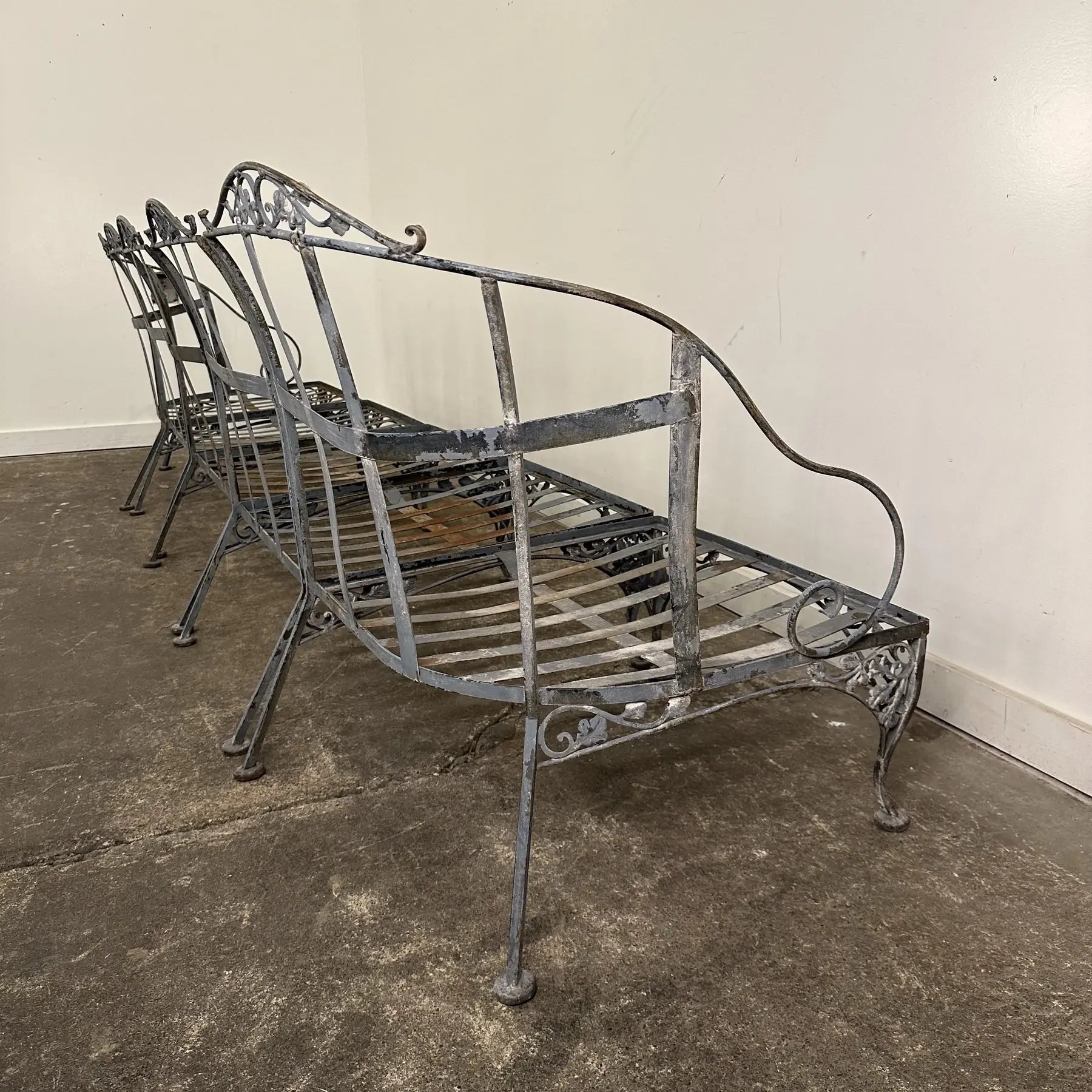 Mid 20th Century Woodard Iron Patio 5 Piece Sectional Sofa Orleans Pattern,