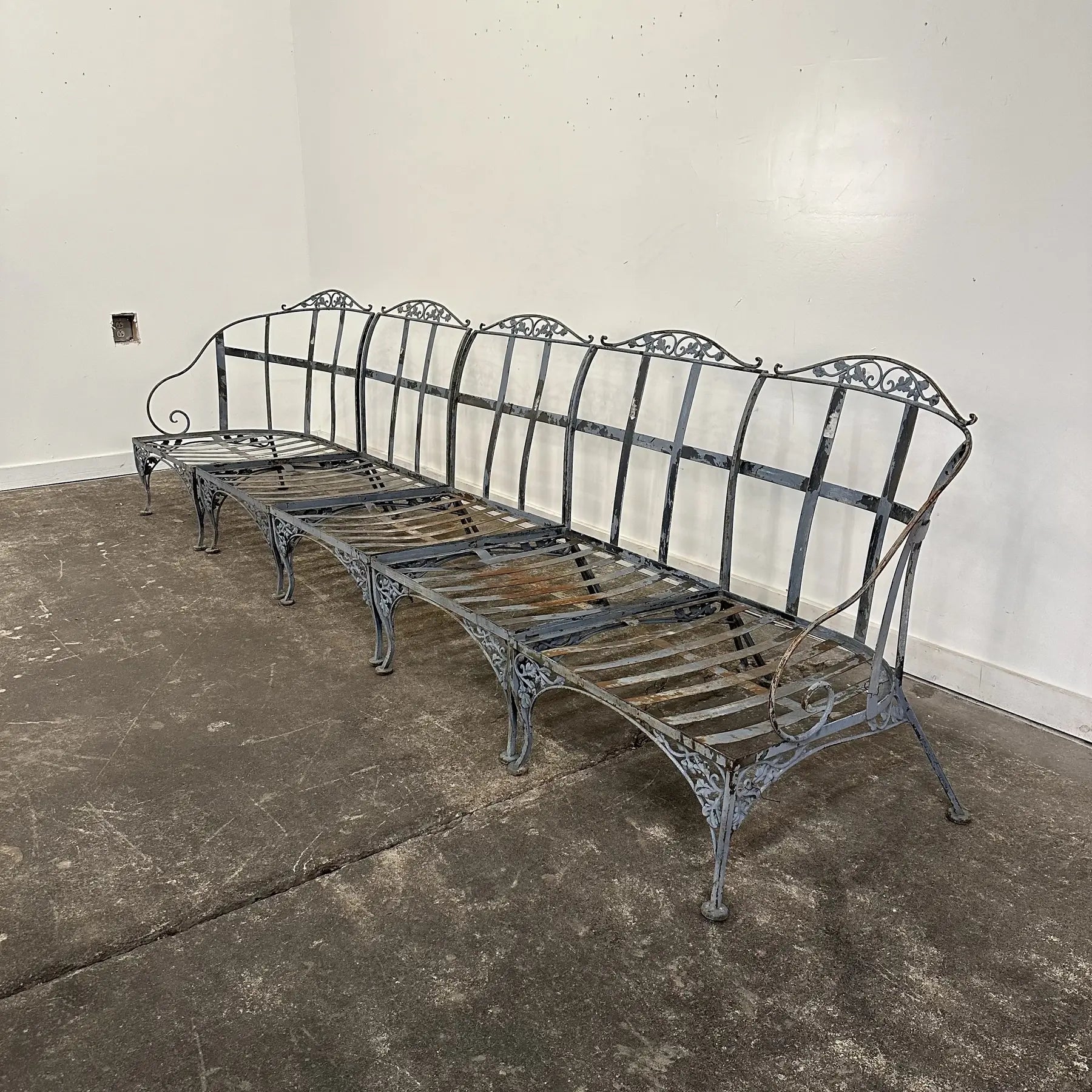 Mid 20th Century Woodard Iron Patio 5 Piece Sectional Sofa Orleans Pattern,