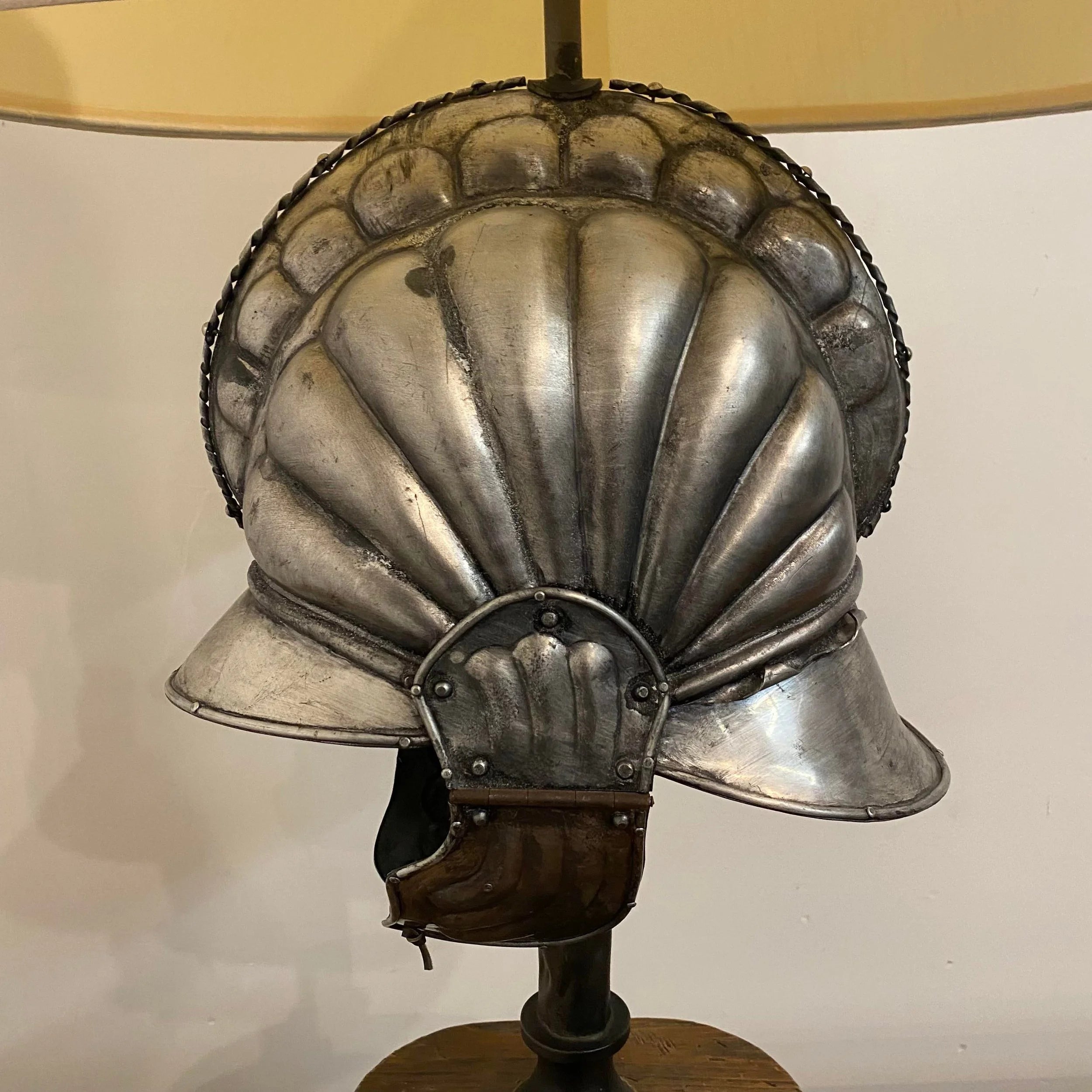 Roman Style Battle Helmut Table Lamp