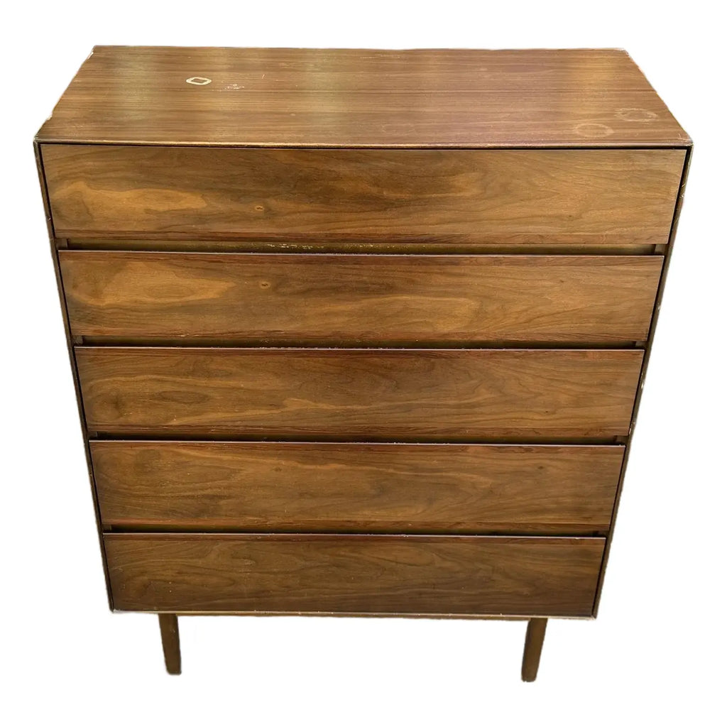 Royal American by Stanley for Distinctive Furniture Chest of Drawers