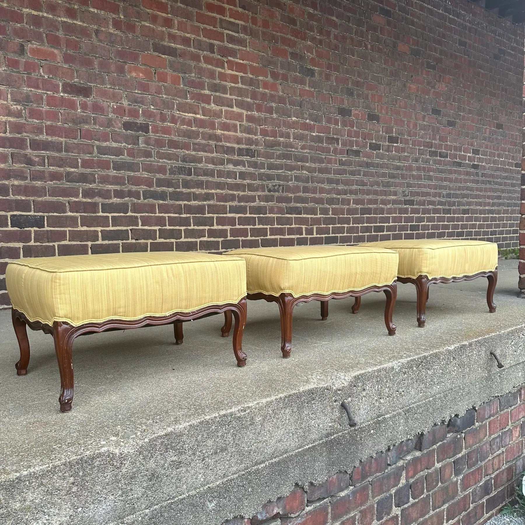 Set of 3 Ottomans for Chair Large Tomasville