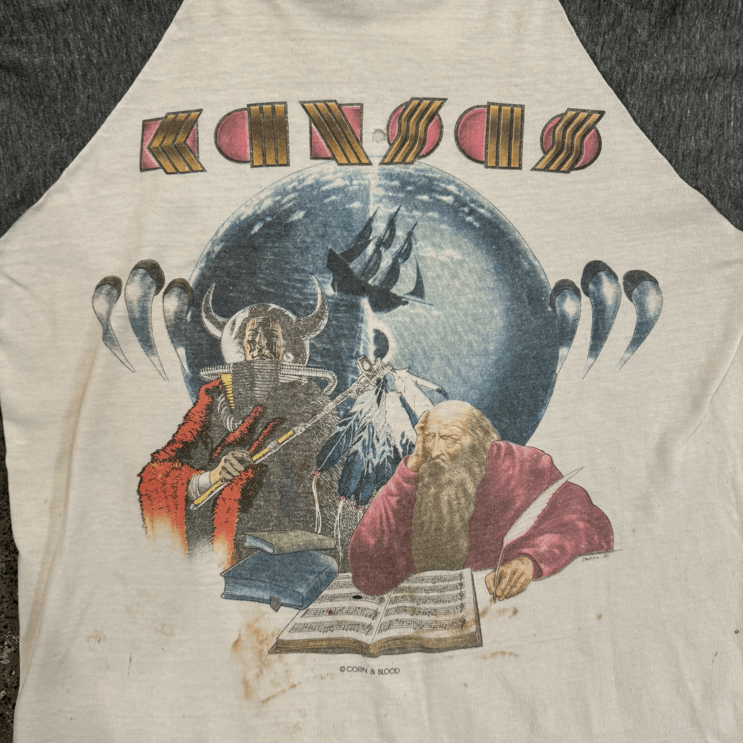 Kansas Raglan Tee Size M