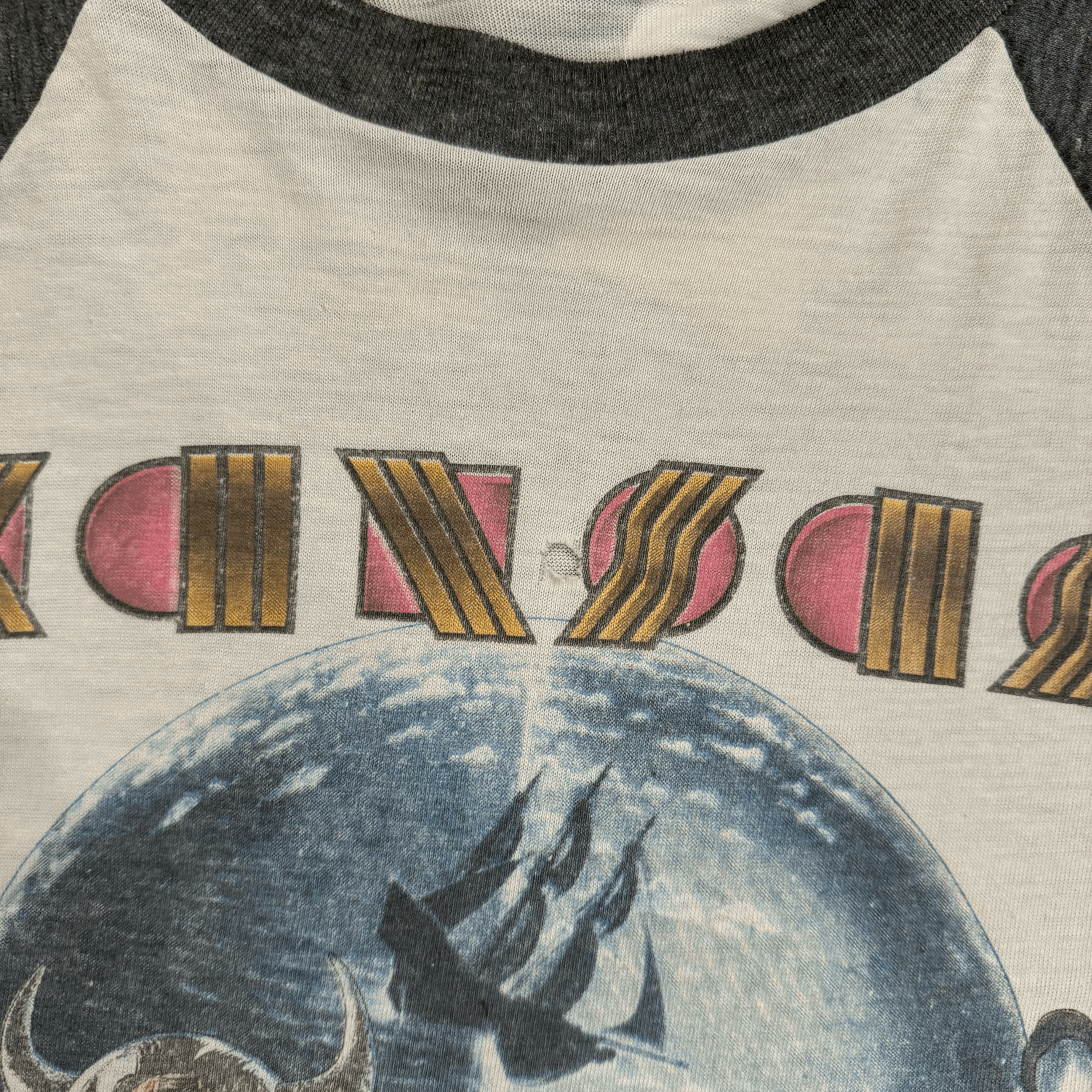 Kansas Raglan Tee Size M