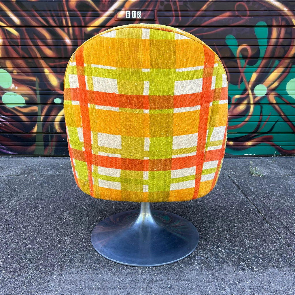 Tulip Base Mid Century Swivel Chair