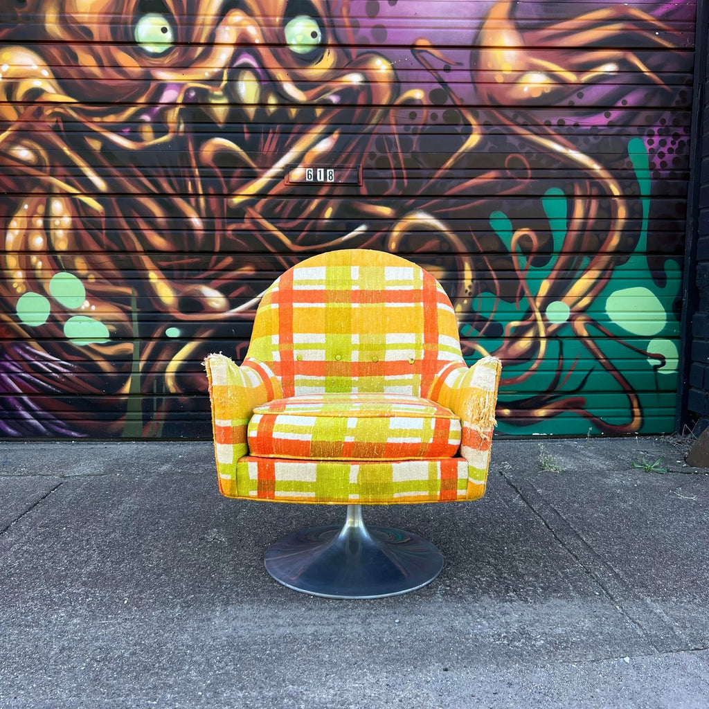 Tulip Base Mid Century Swivel Chair