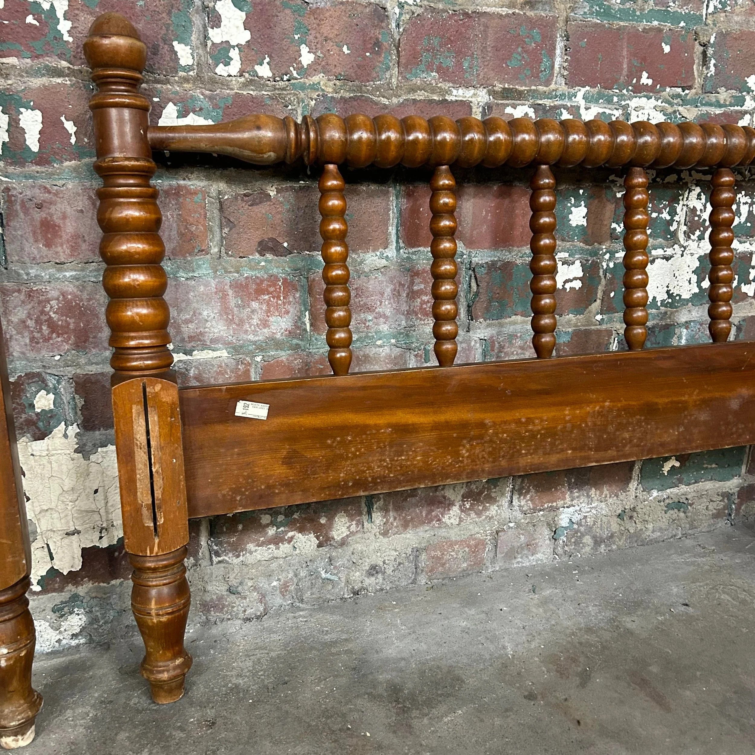 Twin Size Jenny Lind Spool Bed Set