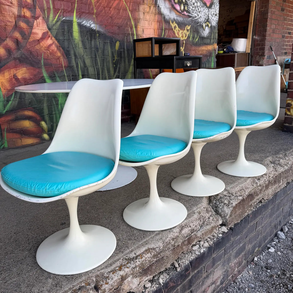 Vintage Eero Saarinen for Knoll, Tulip Chairs and a Tulip Table