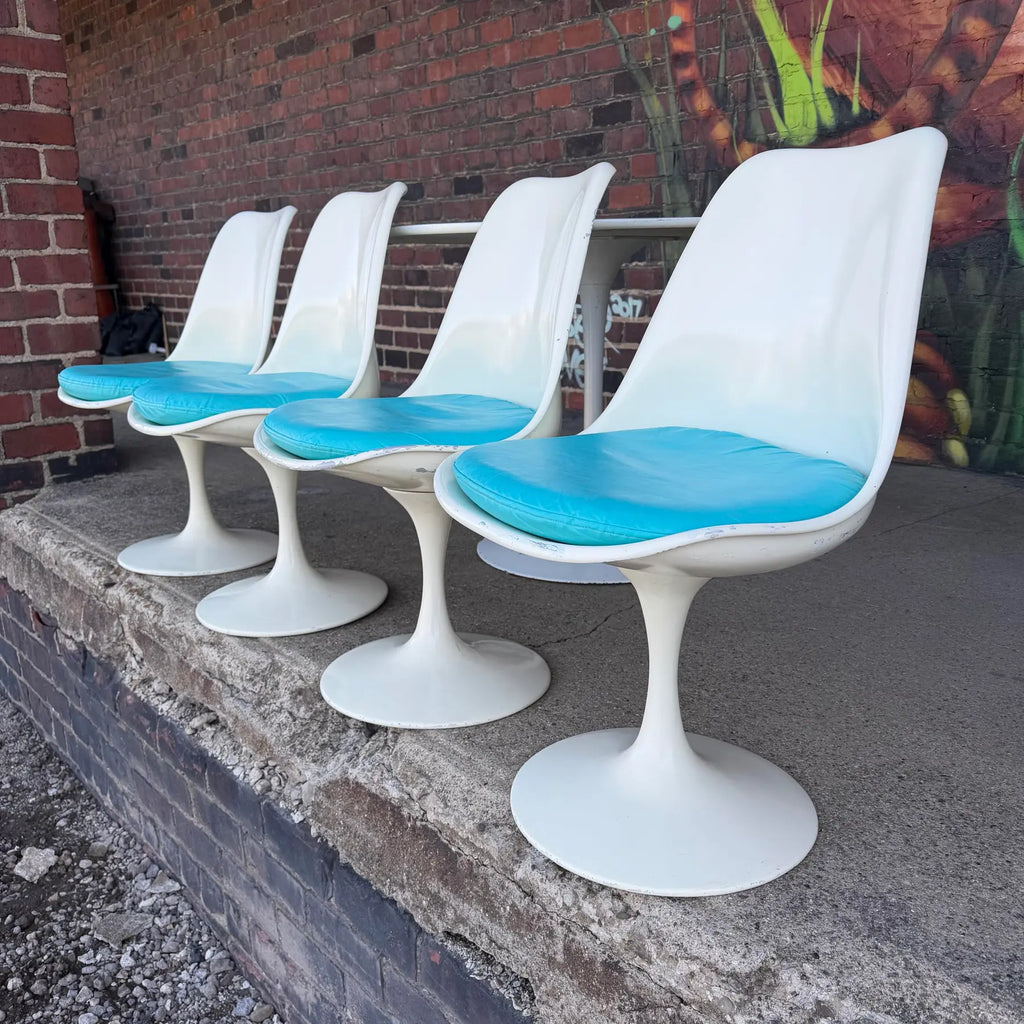 Vintage Eero Saarinen for Knoll, Tulip Chairs and a Tulip Table