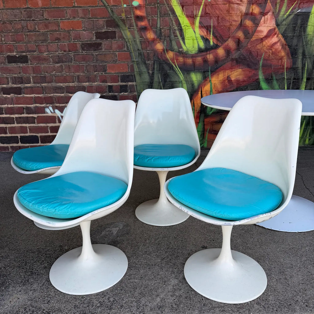 Vintage Eero Saarinen for Knoll, Tulip Chairs and a Tulip Table