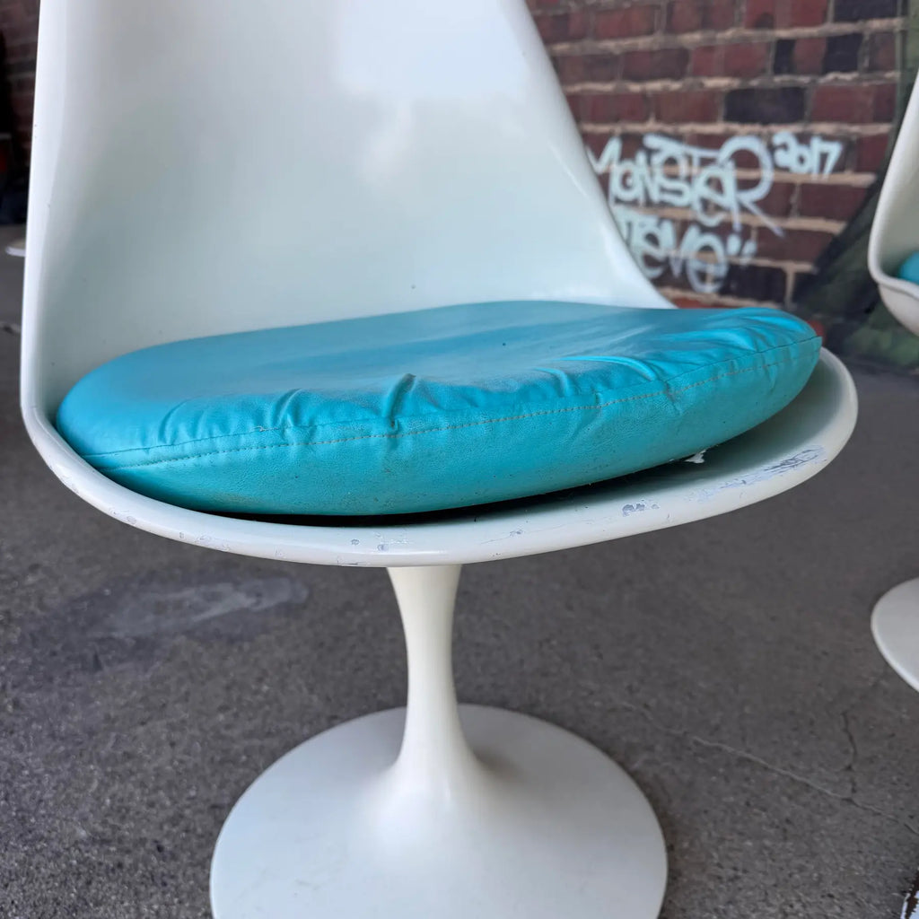 Vintage Eero Saarinen for Knoll, Tulip Chairs and a Tulip Table