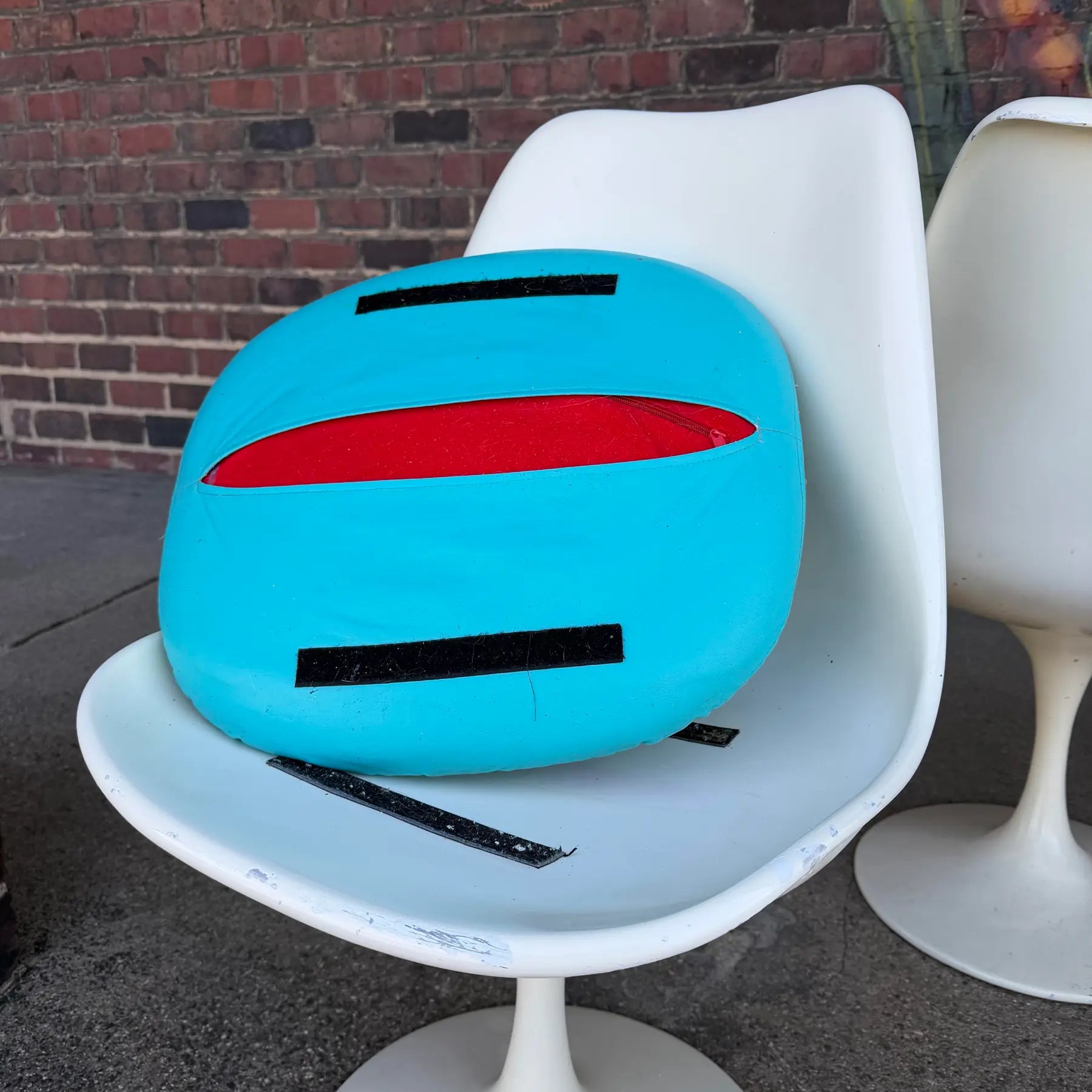 Vintage Eero Saarinen for Knoll, Tulip Chairs and a Tulip Table