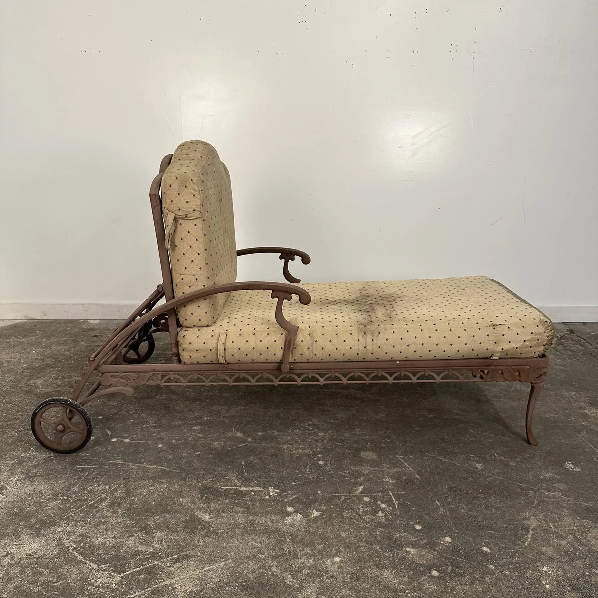 Woodard Outdoor Chaise Lounge Chair